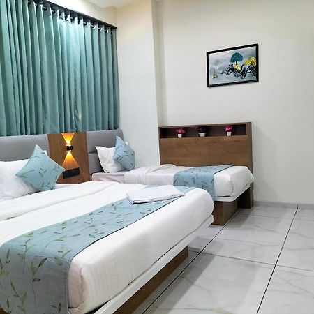 Hotel Paris Plaza Ahmedabad Ngoại thất bức ảnh