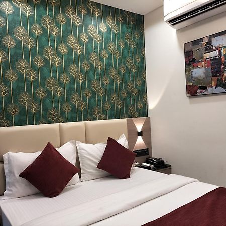 Hotel Paris Plaza Ahmedabad Ngoại thất bức ảnh