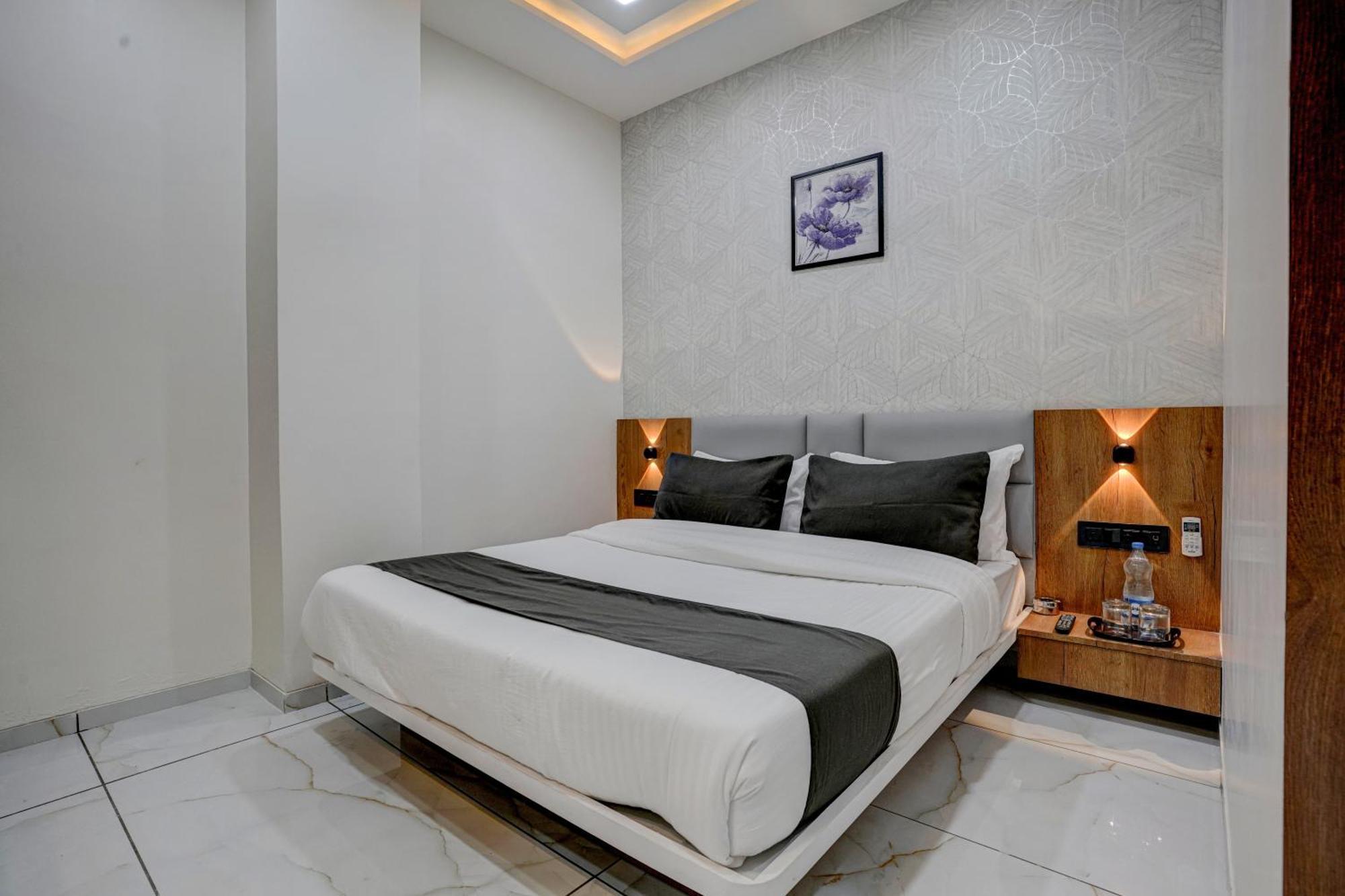 Hotel Paris Plaza Ahmedabad Ngoại thất bức ảnh