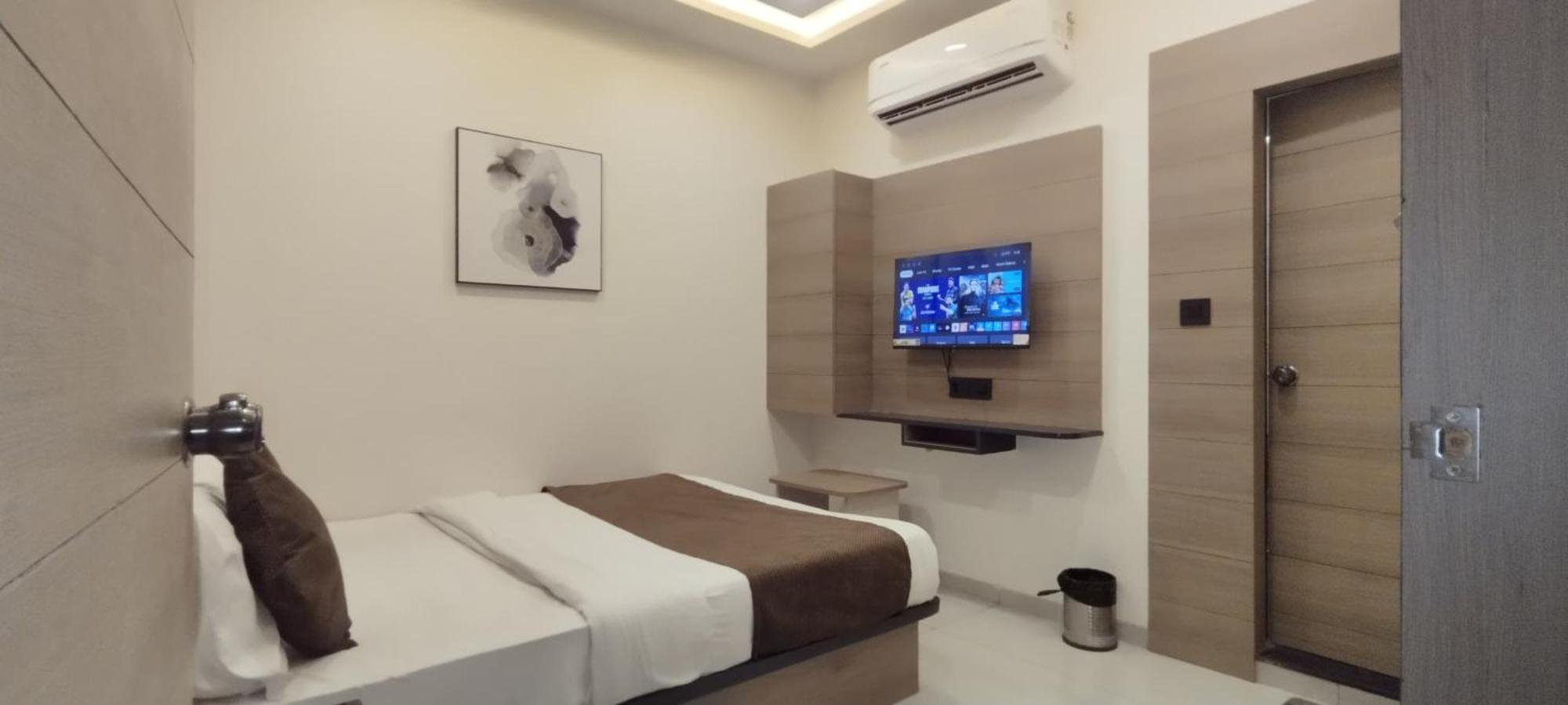 Hotel Paris Plaza Ahmedabad Ngoại thất bức ảnh