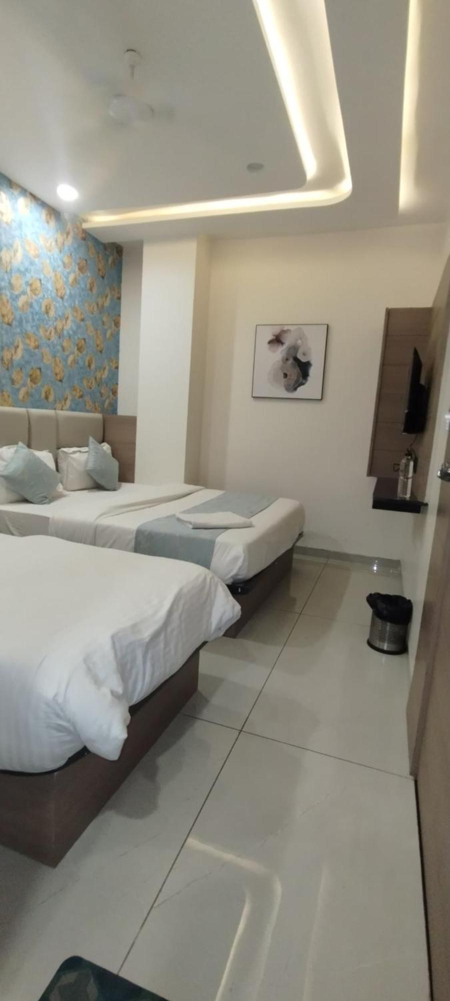 Hotel Paris Plaza Ahmedabad Ngoại thất bức ảnh