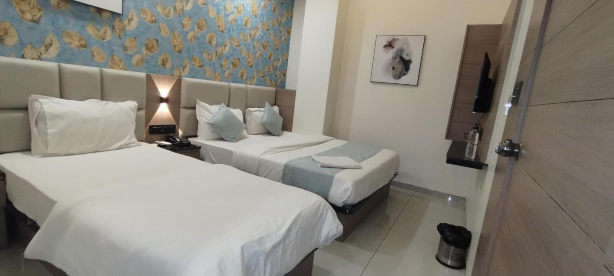 Hotel Paris Plaza Ahmedabad Ngoại thất bức ảnh