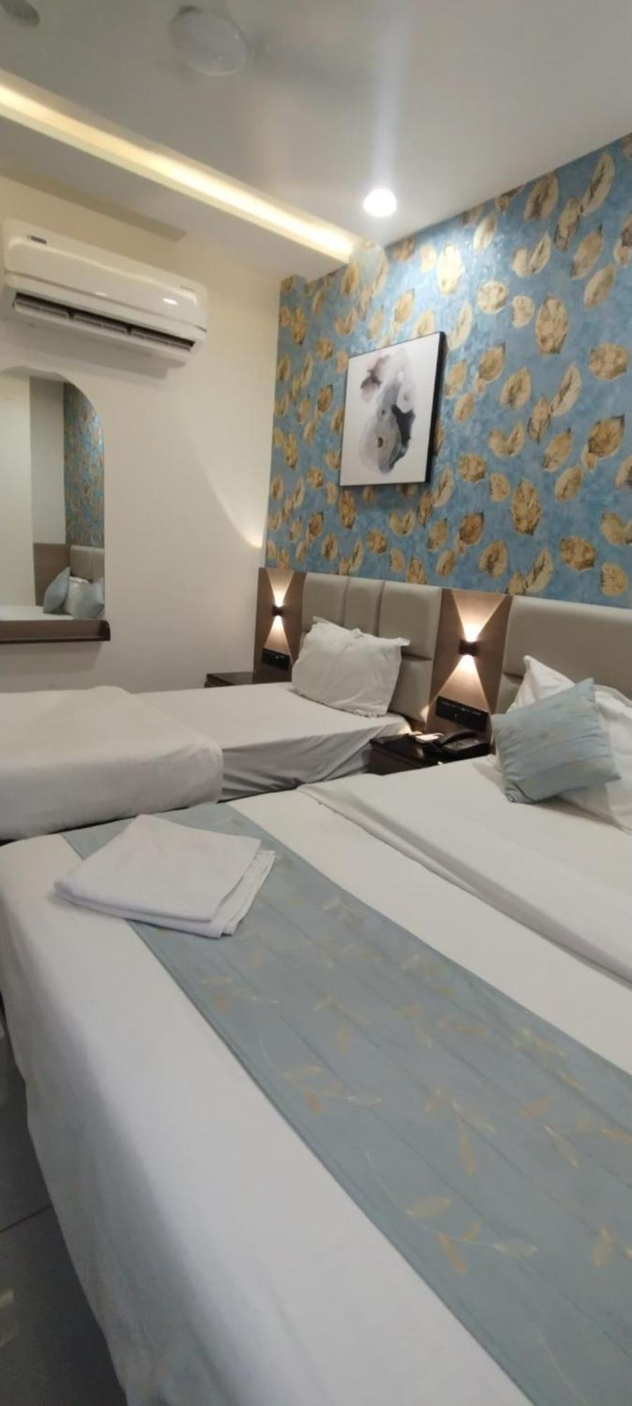 Hotel Paris Plaza Ahmedabad Ngoại thất bức ảnh